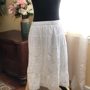 Sweet cotton & Lace skirt. Very cool and comfy to wear. Size small.